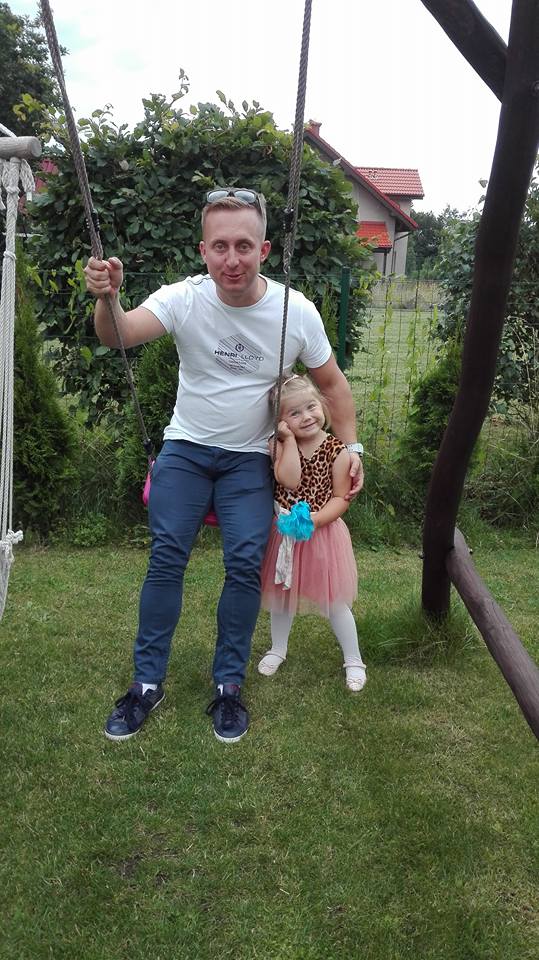 Na huśtawce bujają się nawet wujkowie