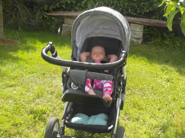 Ogród to najlepsze miejsce na drzemkę mojego maluszka.