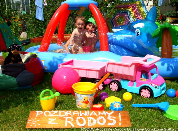 RODOS- Rodzinne Ogródki Działkowe Ogrodzone Siatką

(Tak wyglada ogród jak ma się dziecko :))