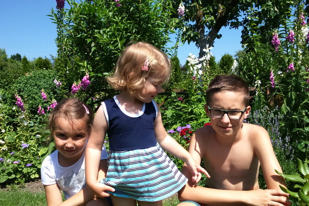 W okresie letnim wnuki częściej są na naszej działce