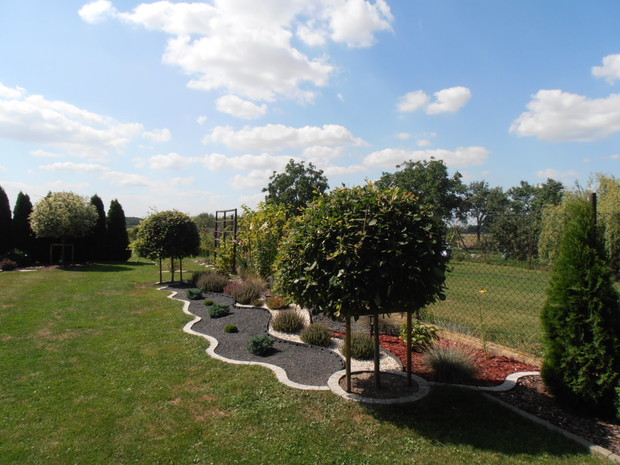 rabatka łacząca czesci ogrodów