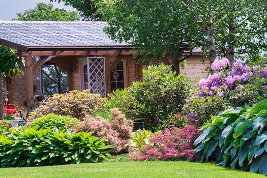 Letni domek w ogrodowym zaciszu