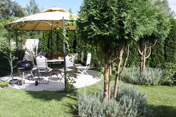 MIEJSCE BIESIAD I WYPOCZYNKU