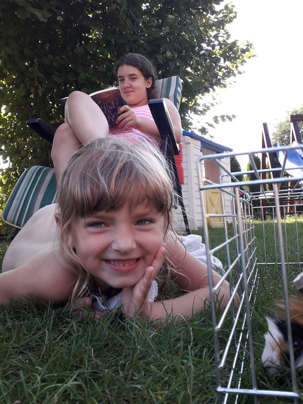 Lubimy figle na trawie:))