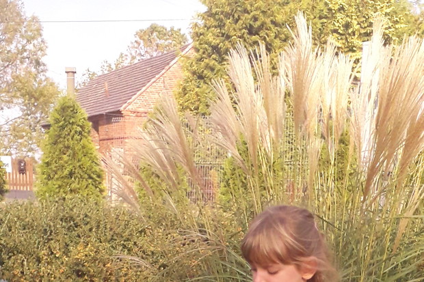 Mała pomocnica w ogrodzie:)