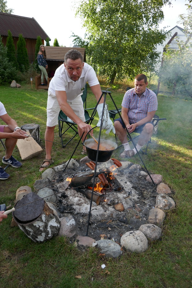 Mąż to także gospodarz wszelakich kociołkowych imprez, jego danie co roku smakuje inaczej 