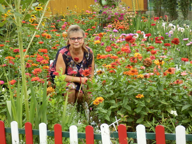 Nawet płotek pomalowałam w kolory narodowe.