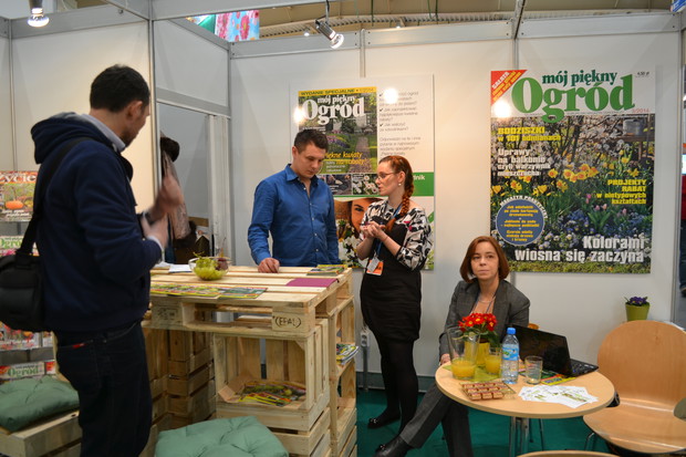 Redakcja "Mojego Pięknego Ogrodu" (na zdjęciu plan pierwszy - Grzegorz Pawlik) i "Przepisu na Ogród"(Katarzyna Gubała - redaktor naczelna ) oraz nasi handlowcy z działu reklamy Burda International Polska.                                                   