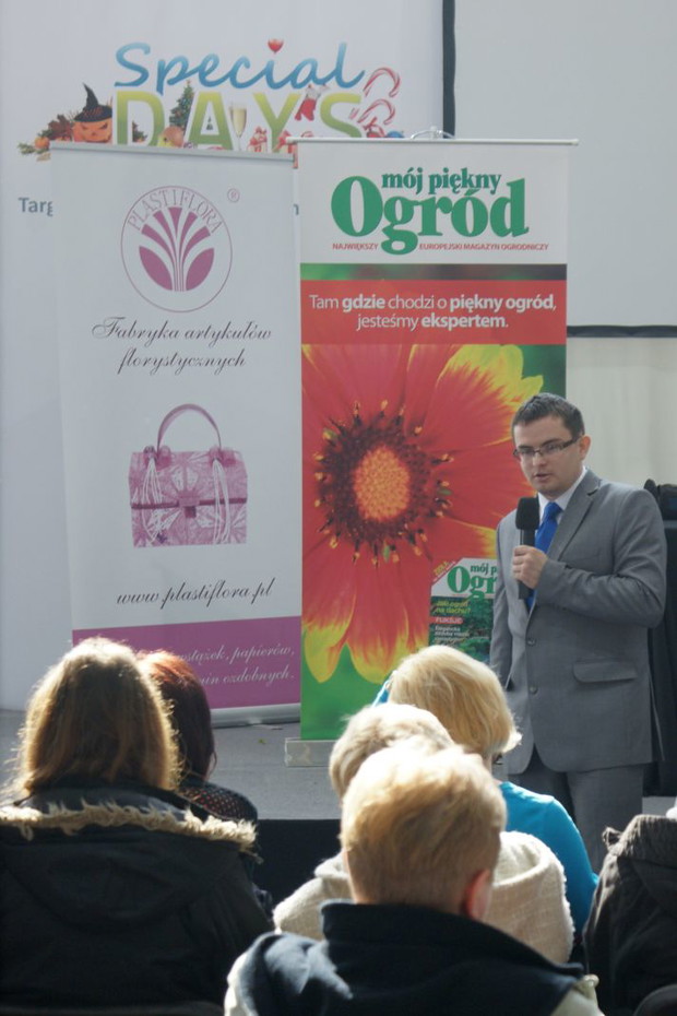 Wykład naszego eksperta mgr inż. Michała Mazika "Magia roślin - wierzenia dawniej i dziś" - cieszył się ogromnym zainteresowaniem. Po wykładzie także nie zabrakło chętnych do rozmowy i zadawania pytań. 