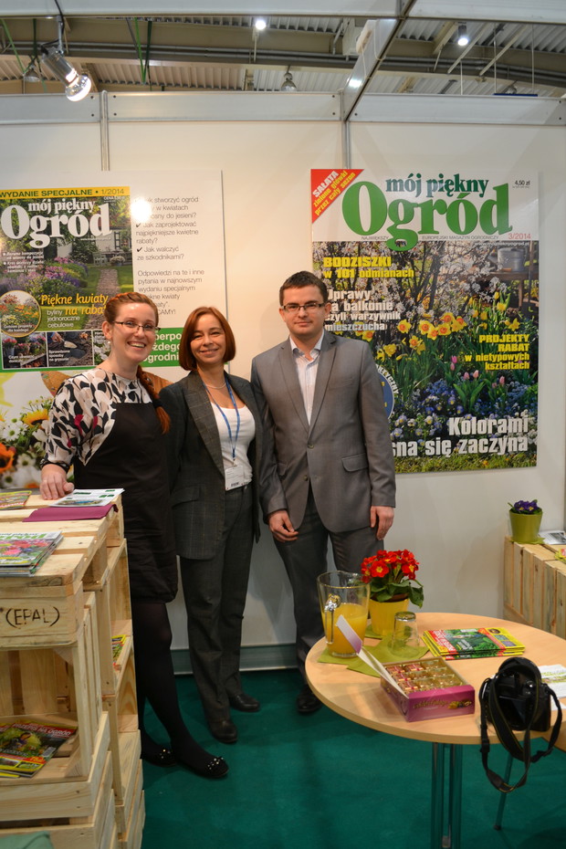 Byliśmy na naszym stoisku, odpowiadając na Państwa pytania. Na zdjęciu: Katarzyna Gubała (redaktor naczelna magazynu "Przepis na Ogród"), Agata Kosińska - nasz handlowiec z działu reklamy Burda International Polska i mgr inż. Michał Mazik, nasz ekspert z 
