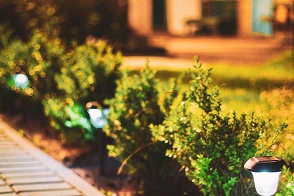 Oświetlenie ogrodowe – jakie lampy wybrać i gdzie je zamontować?