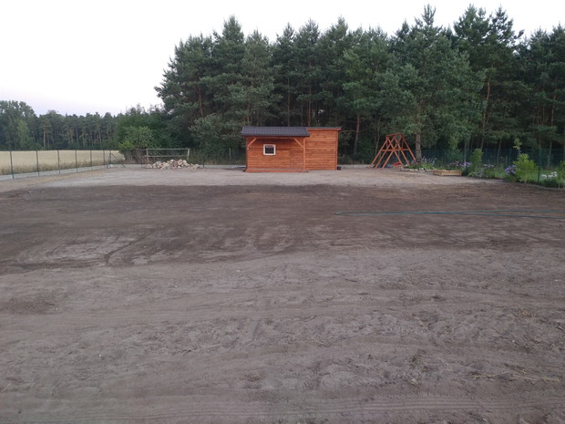 stanęła mała altanka