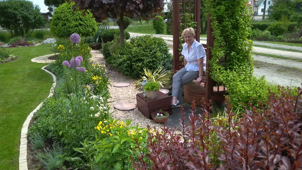 Dobrze jest odpocząć i popatrzeć na ogród.