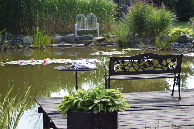 Laweczka na pomoscie