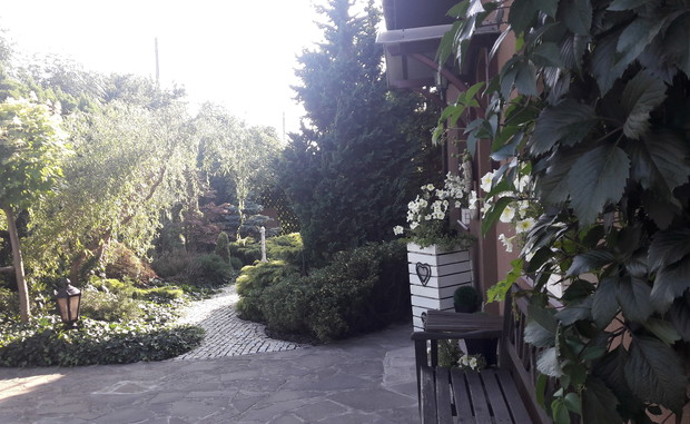 Ścieżka ku altanie