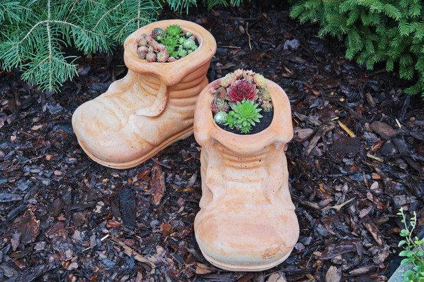 Dekoracja z wykorzystaniem ceramicznych butów