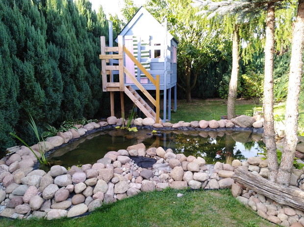 Kolejne dzieła mojego męża zrobione od podstaw- oczko wodne i domek drewniany