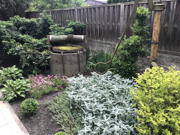 stara studnia i pompa