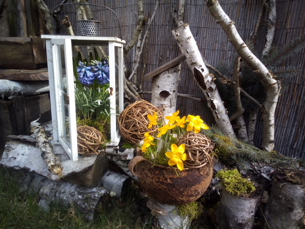 Naturalnie.Kawałki brzozy w roli głównej.