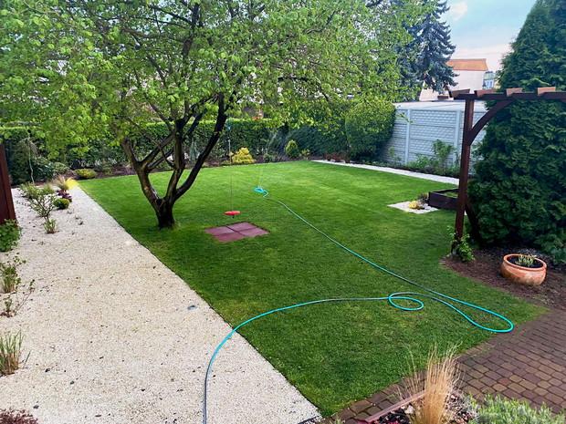 trawnik to oczko w głowie męża