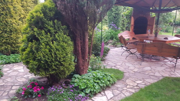 Kominek: grill, wędzarnia