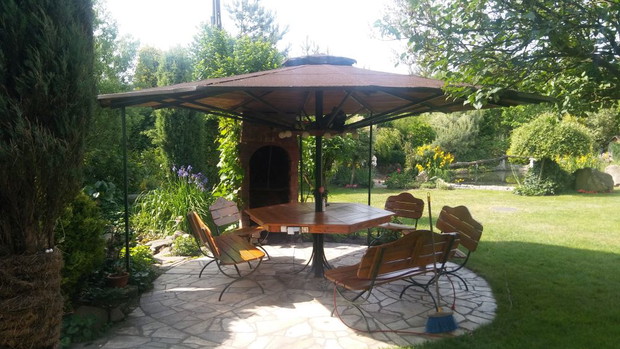 Relaks pod parasolem