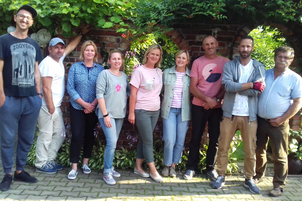 Spotkanie z Mają w ogrodzi