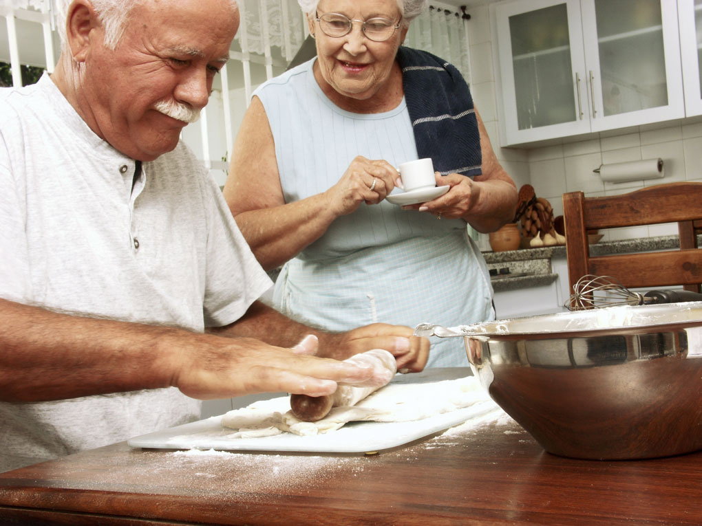 babcia i dziadek w kuchni