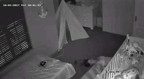 Jak wyjść z pokoju śpiącego dziecka, żeby go nie obudzić?