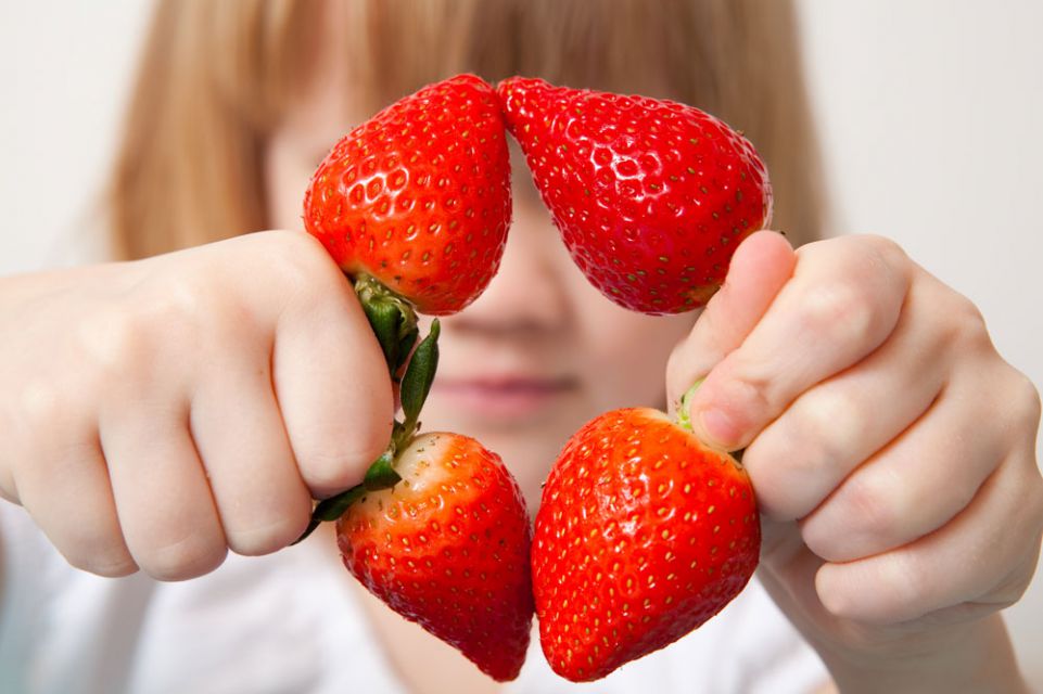 dziecko, truskawki