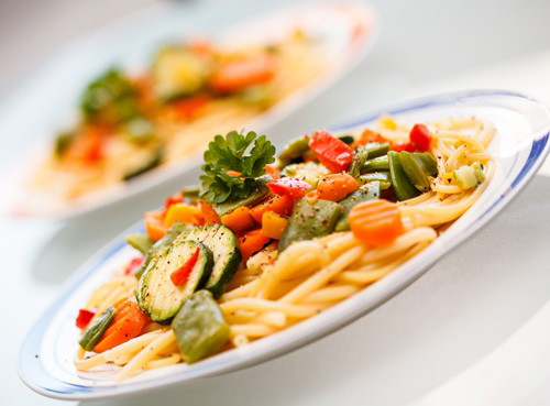 Spaghetti z kurczakiem i warzywami
