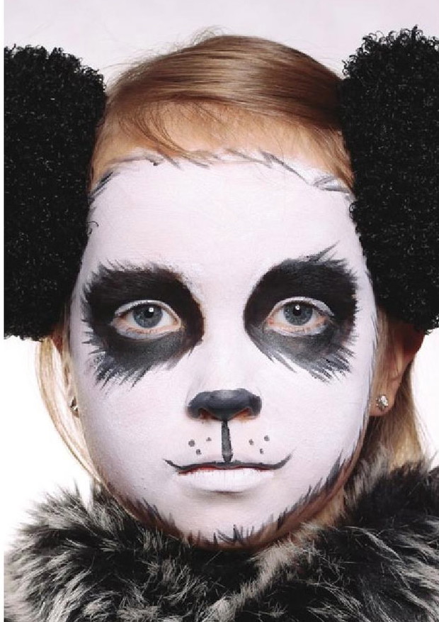 Dziecko z pomalowaną buzią - Panda