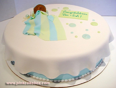 Tort z niemowlakiem na babyshower