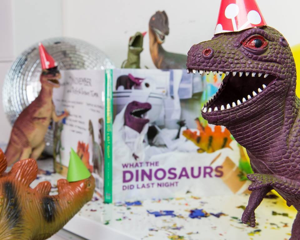 Dinovember - dinozaury i książka