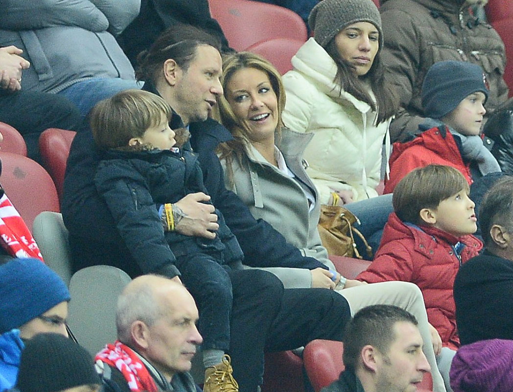 Małgorzata Rozenek i Radosław Majdan z dziećmi