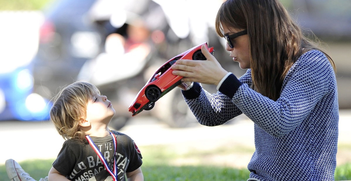 Selma Blair podczas zabawy z synkiem w parku w Los Angeles