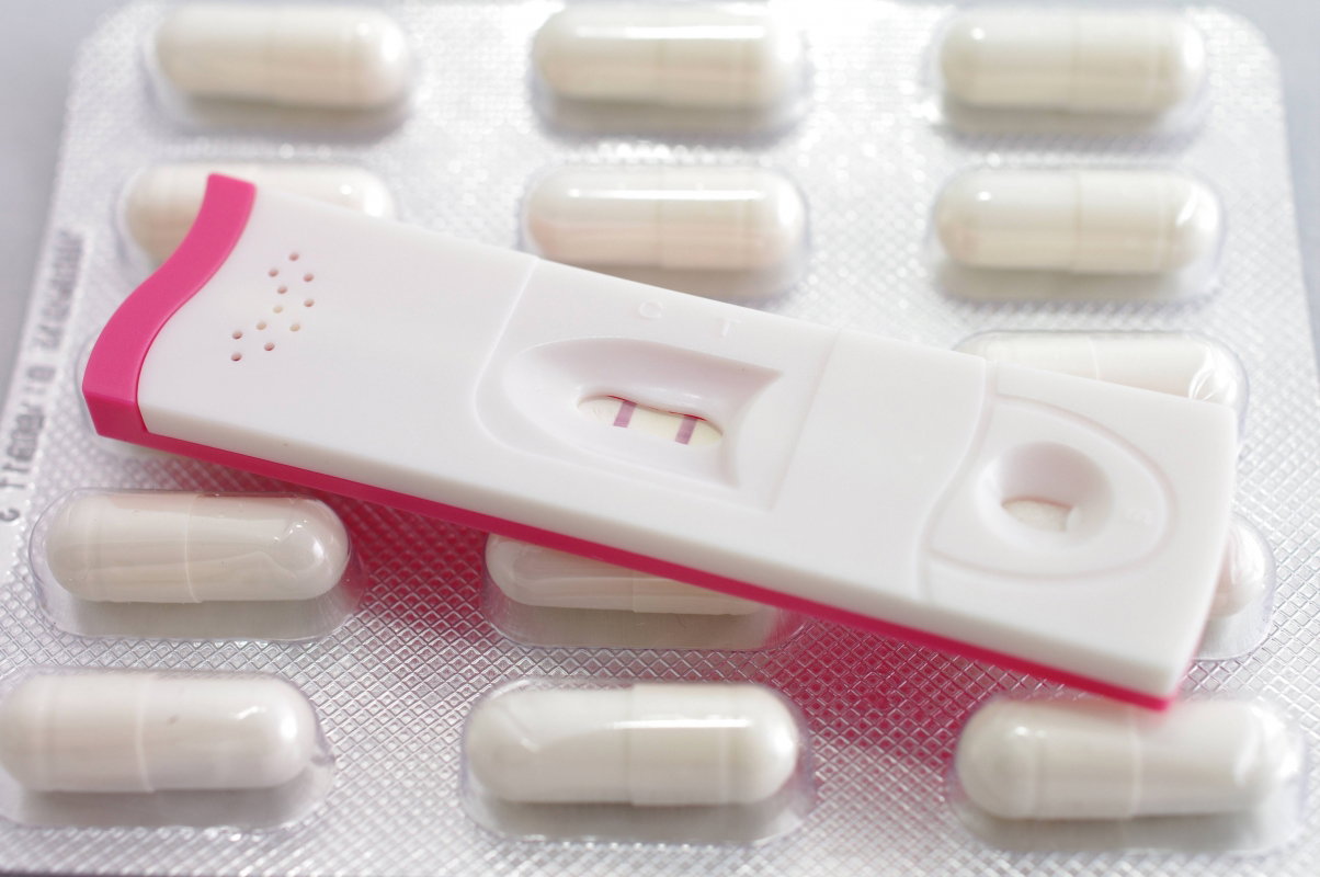 test ciążowy, starania o dziecko, ciąża, zaburzenia hormonalne, hormony, niepłodność