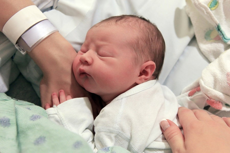 Chcieli sprzedać dziecko? – skandal z nielegalną adopcją