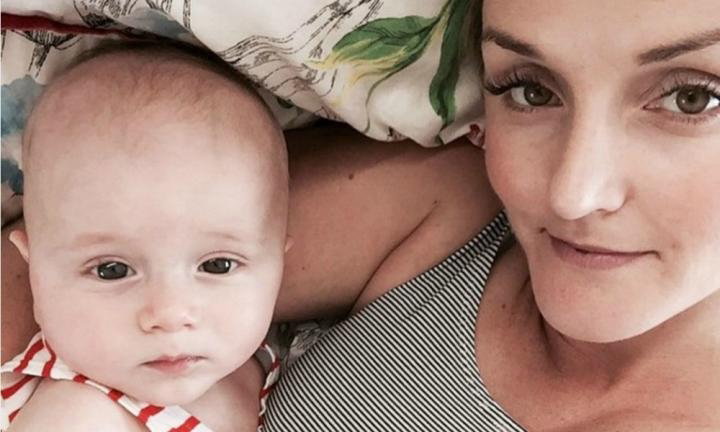 Mama przyznaje, że po roku macierzyństwa żałuje tylko jednego