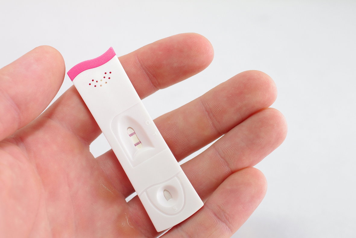 kiedy robić test ciążowy, po ilu dniach robić test ciążowy, pozytywny test ciążowy