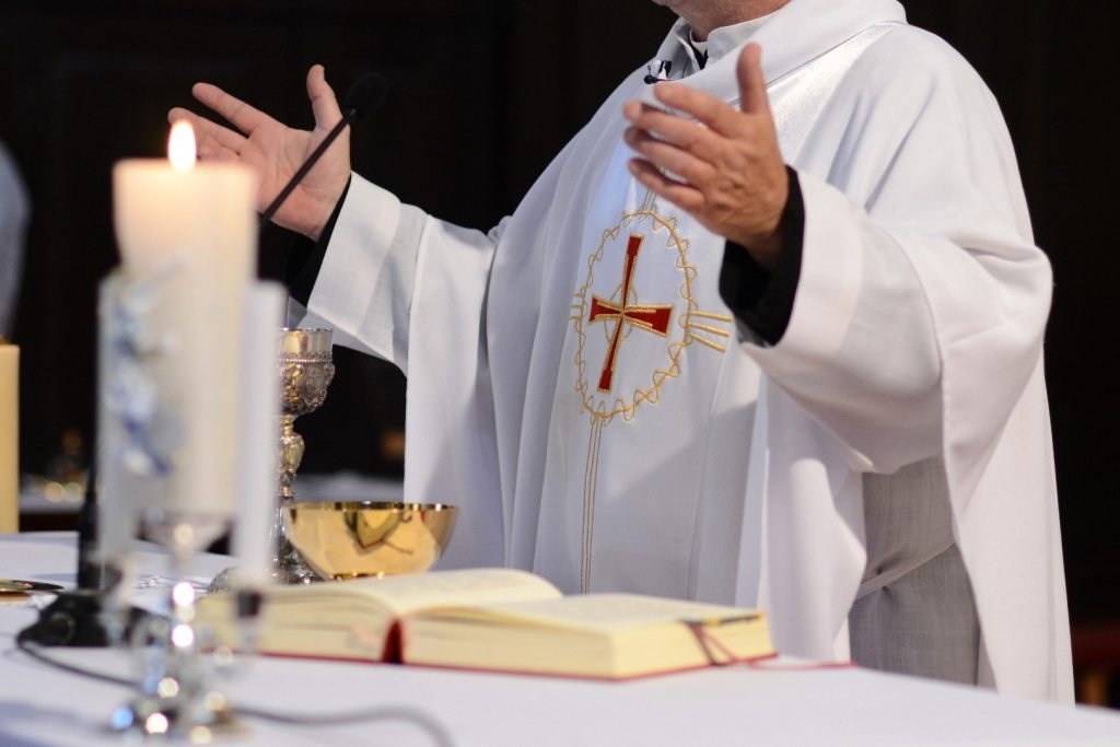 Ksiądz podczas mszy wyprosił dziecko z kościoła