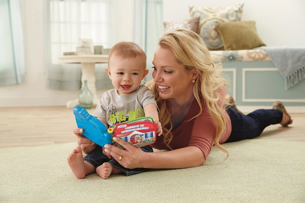 Fisher Price - mama bawi się z dzieckiem
