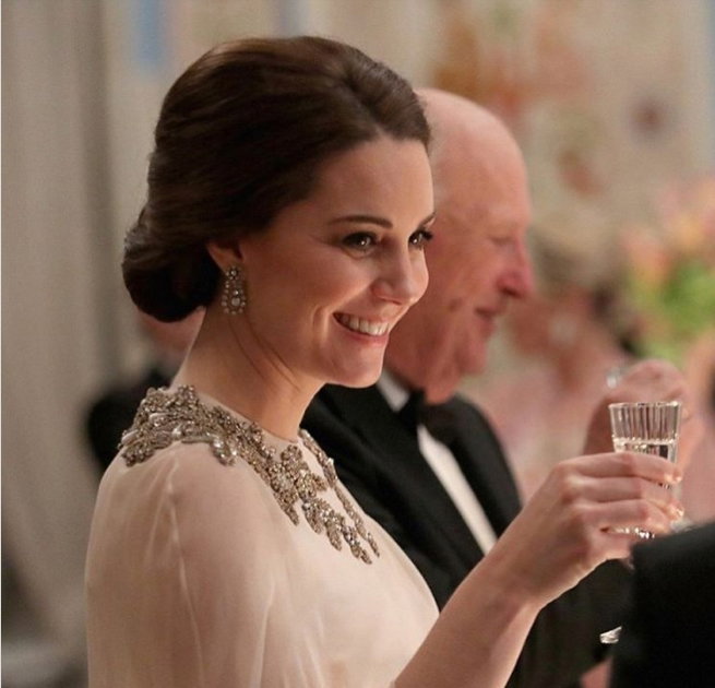 Księżna Kate w sukni Alexandre McQueen