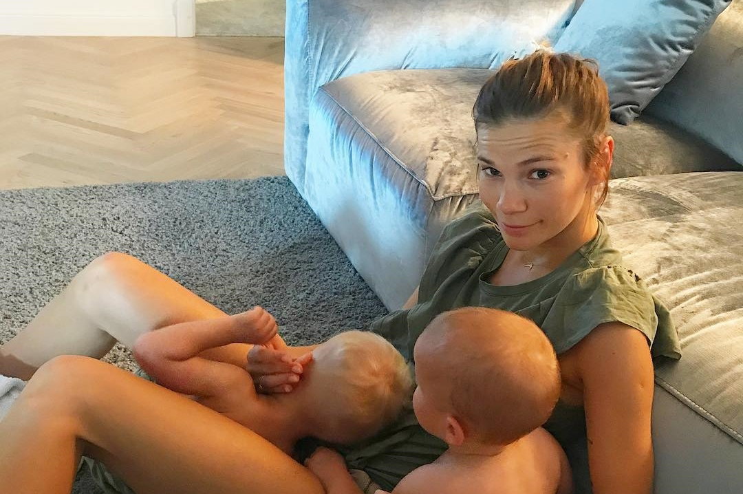 Maja Bohosiewicz w białym golfie