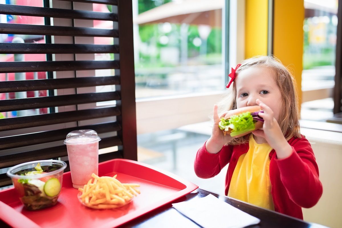Zestawy Happy Meal z książką zamiast zabawki - nowość w McDonald's