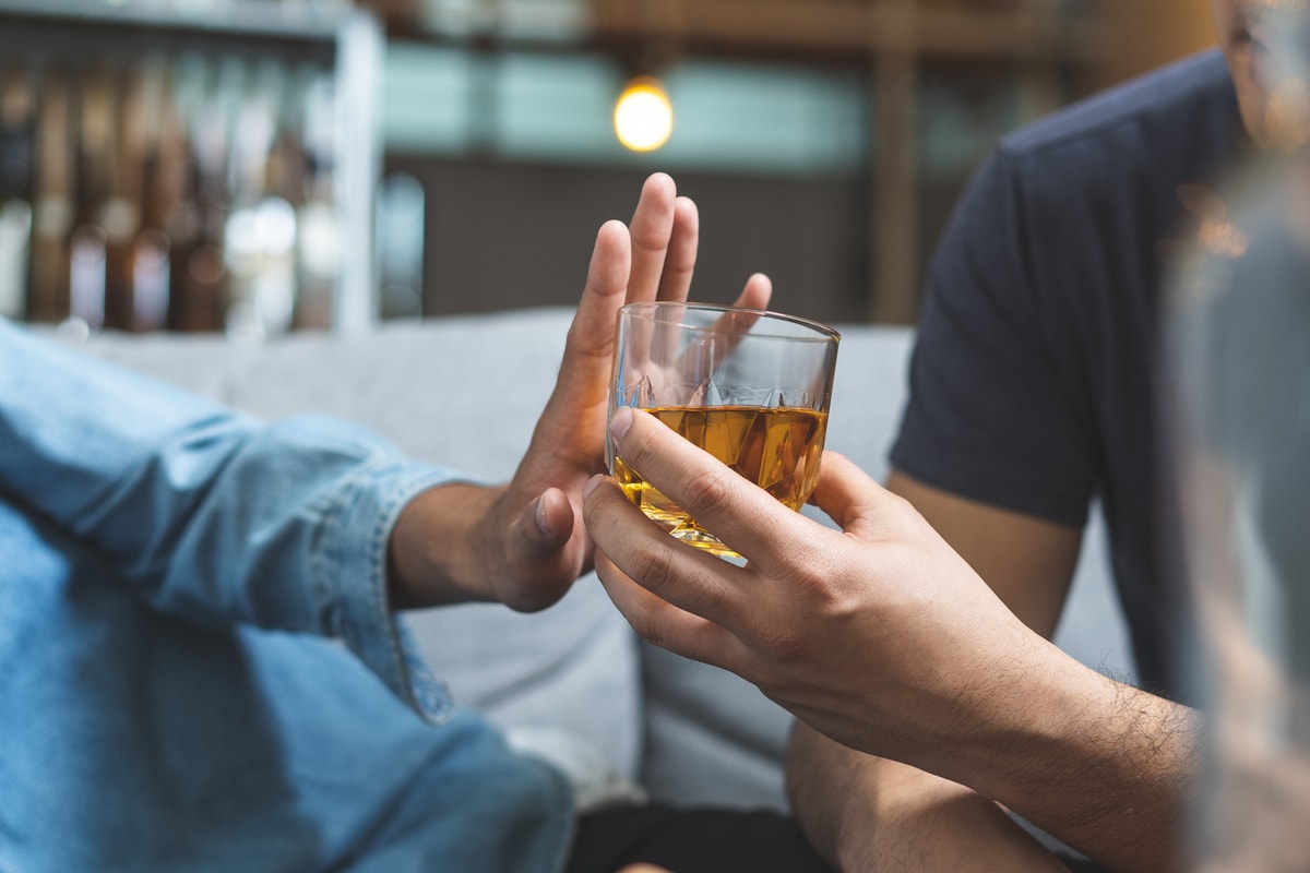 alkohol pity przez ojca źle wpływa na płód