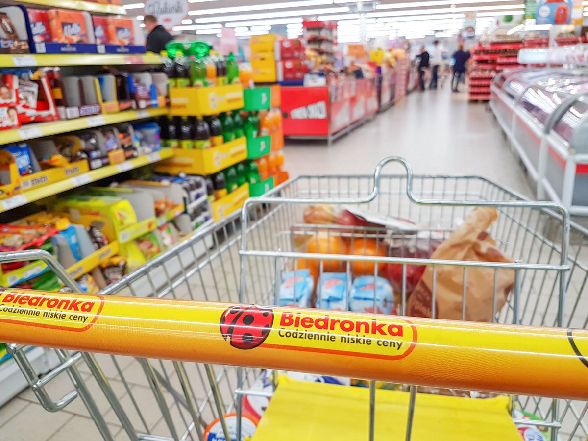 Biedronka rozdaje prezenty dla noworodków