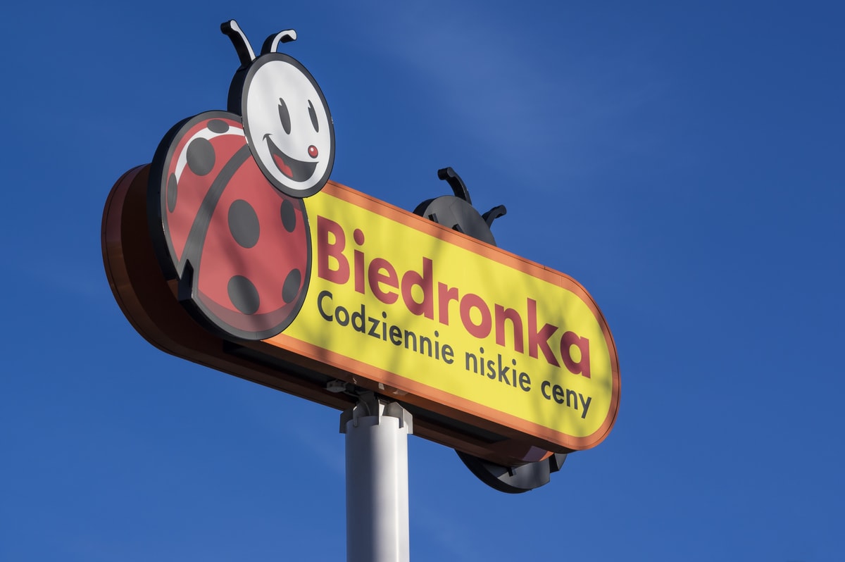Koronawirus: Biedronka sprzedaje wielorazowe maseczki.