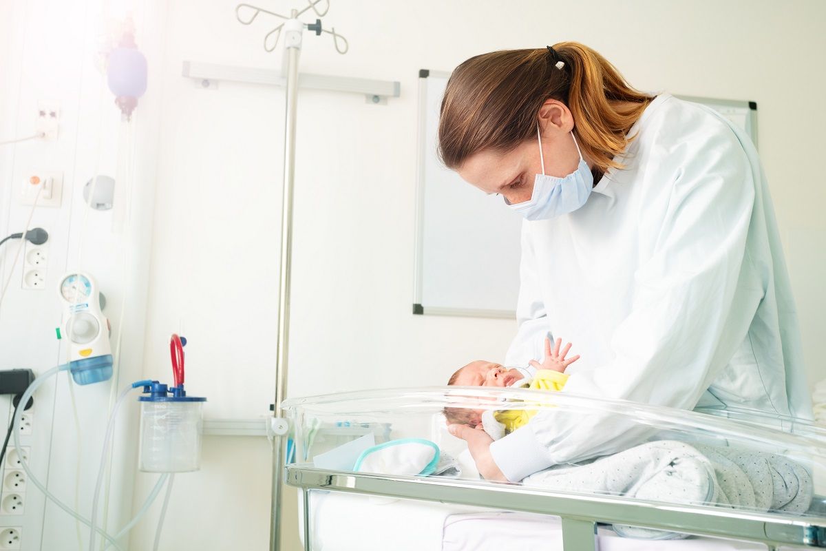 mama z noworodkiem zarażona koronawirusem