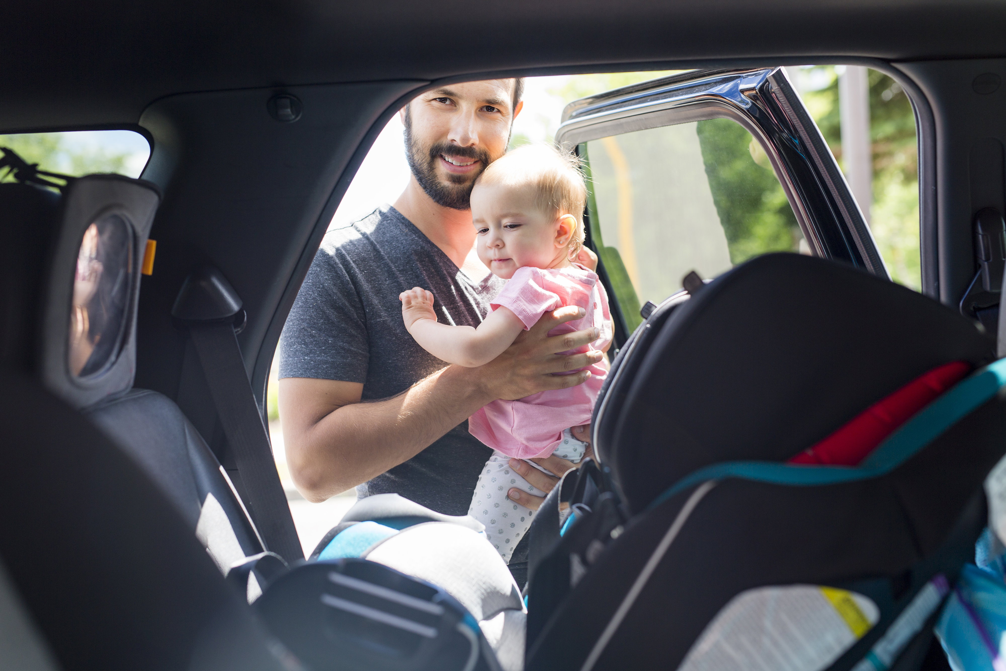 carsharing panek oferuje samochody z podkładkami dla dzieci